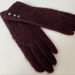 Ralph Lauren Gloves *NEW/NOT WORN WITH REPAIR*